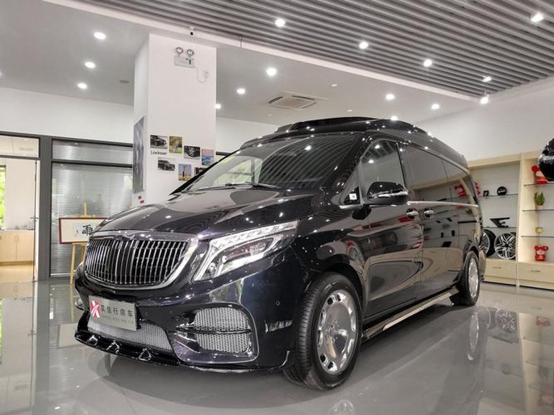 揭秘奔驰V260房车的四大实用技巧